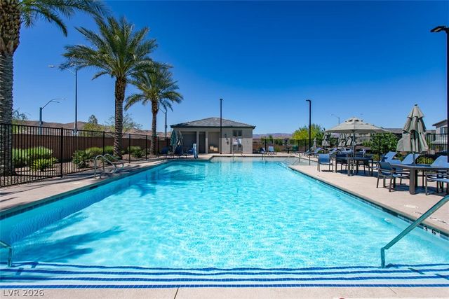 20 Barbara Lane 87, Las Vegas, NV 89183