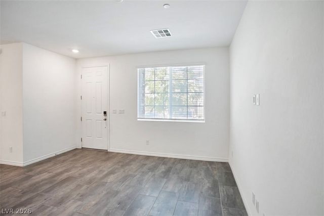 20 Barbara Lane 87, Las Vegas, NV 89183