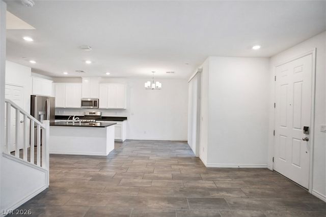 20 Barbara Lane 87, Las Vegas, NV 89183