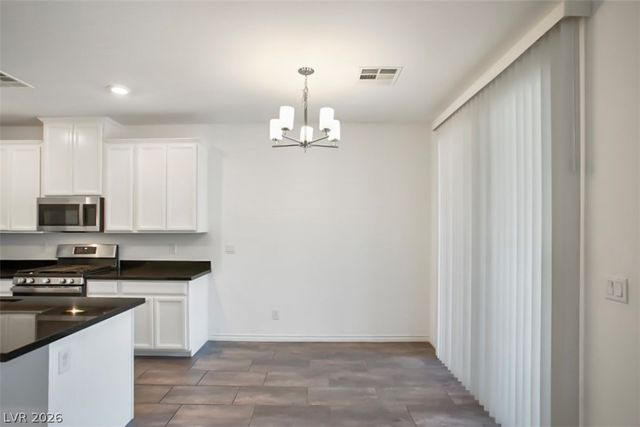 20 Barbara Lane 87, Las Vegas, NV 89183