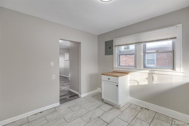 15358 Charles R Avenue, Eastpointe, MI 48021