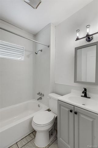 15358 Charles R Avenue, Eastpointe, MI 48021