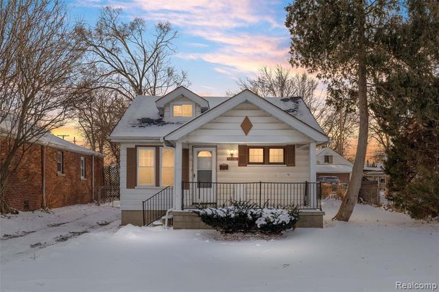 15358 Charles R Avenue, Eastpointe, MI 48021