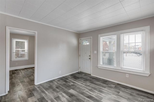 15358 Charles R Avenue, Eastpointe, MI 48021