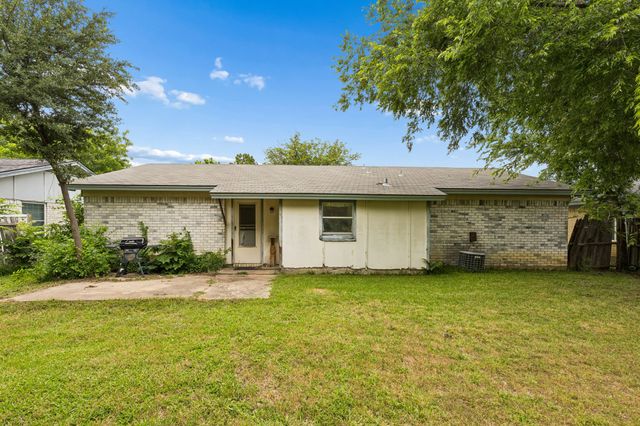 122 Cimarron Lane, Arlington, TX 76014