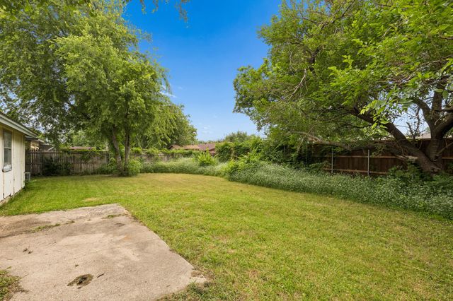 122 Cimarron Lane, Arlington, TX 76014