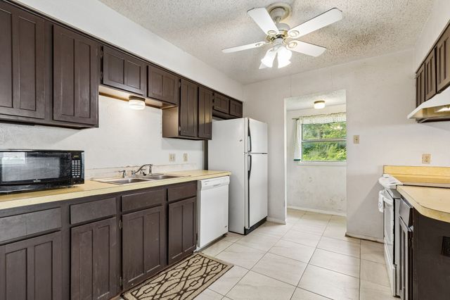 122 Cimarron Lane, Arlington, TX 76014