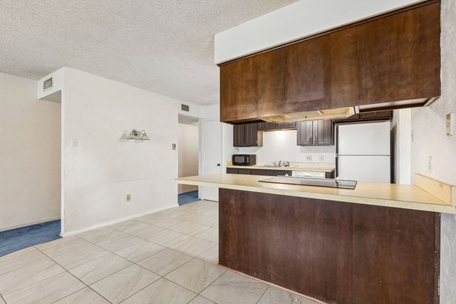 122 Cimarron Lane, Arlington, TX 76014