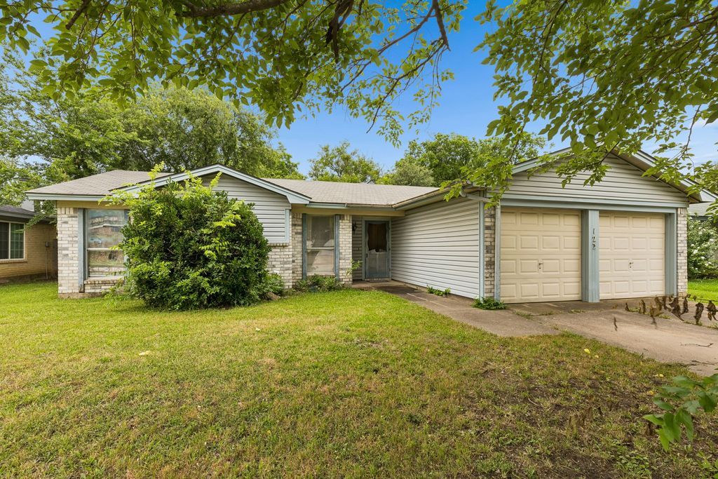 122 Cimarron Lane, Arlington, TX 76014