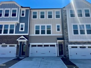 9039 Hazy Jade Way 131, Apex, NC 27523
