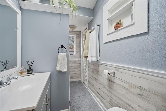 13726 Winchester Avenue, Grandview, MO 64030