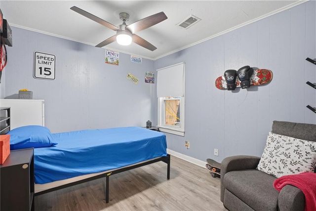 13726 Winchester Avenue, Grandview, MO 64030