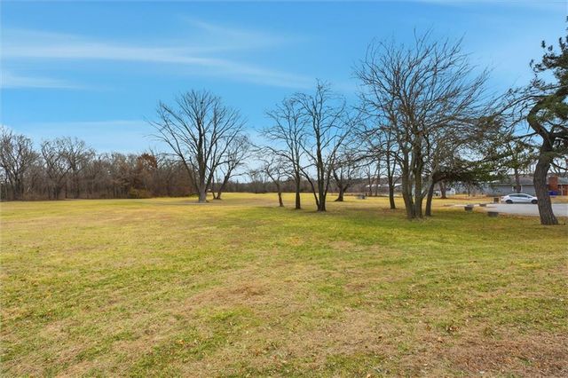 13726 Winchester Avenue, Grandview, MO 64030