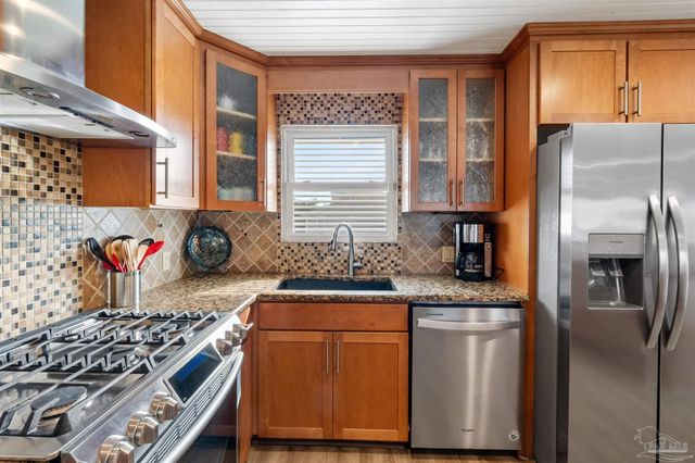 1015 Maldonado Dr, Pensacola Beach, FL 32561