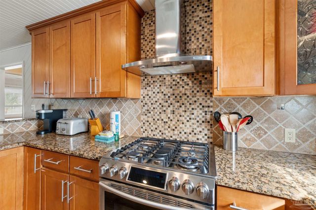 1015 Maldonado Dr, Pensacola Beach, FL 32561