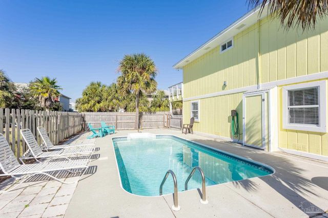 1015 Maldonado Dr, Pensacola Beach, FL 32561