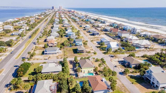 1015 Maldonado Dr, Pensacola Beach, FL 32561