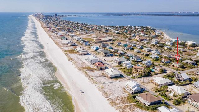 1015 Maldonado Dr, Pensacola Beach, FL 32561