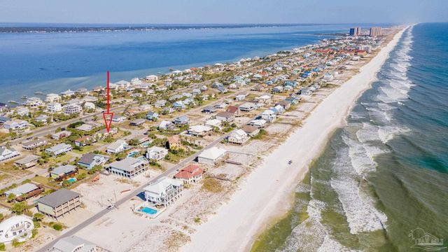 1015 Maldonado Dr, Pensacola Beach, FL 32561