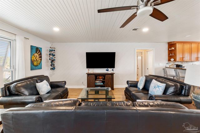 1015 Maldonado Dr, Pensacola Beach, FL 32561