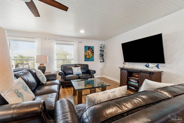 1015 Maldonado Dr, Pensacola Beach, FL 32561