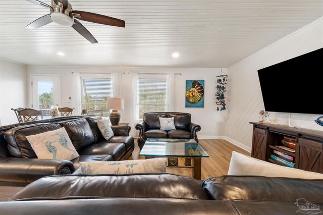 1015 Maldonado Dr, Pensacola Beach, FL 32561