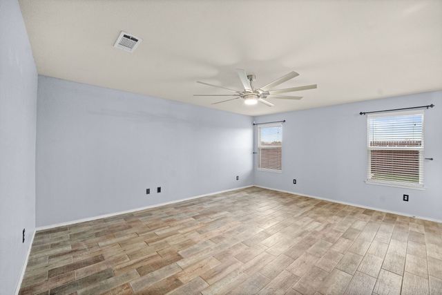 412 Sandy Creek Drive, Fort Worth, TX 76131