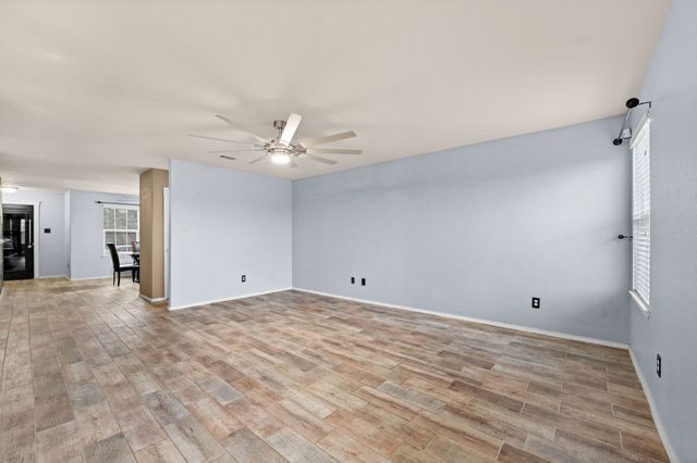 412 Sandy Creek Drive, Fort Worth, TX 76131