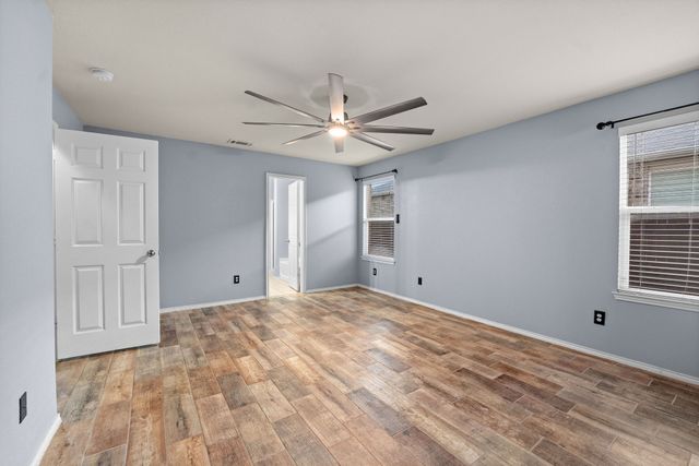 412 Sandy Creek Drive, Fort Worth, TX 76131