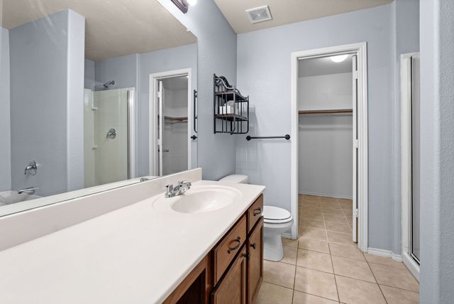 412 Sandy Creek Drive, Fort Worth, TX 76131