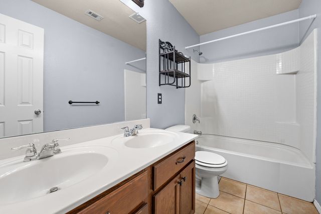 412 Sandy Creek Drive, Fort Worth, TX 76131