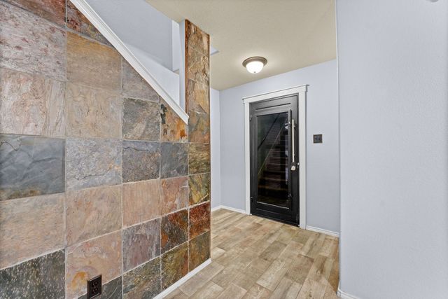 412 Sandy Creek Drive, Fort Worth, TX 76131