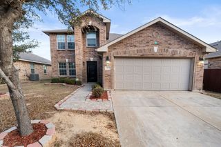 412 Sandy Creek Drive, Fort Worth, TX 76131