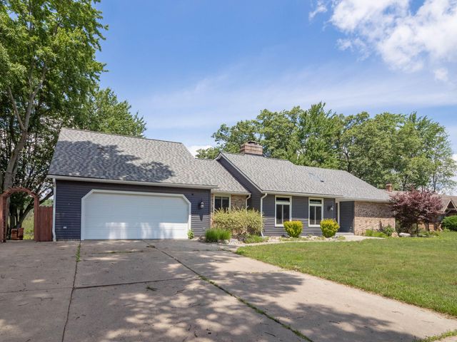 9434 Oakview Drive, Portage, MI 49024