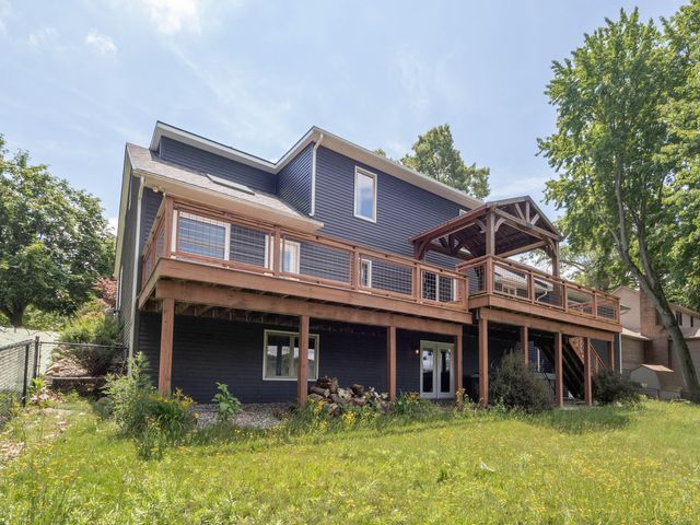 9434 Oakview Drive, Portage, MI 49024