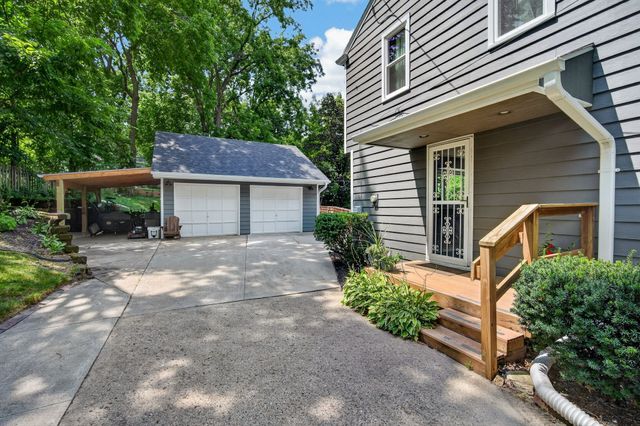 216 SW 39th Street, Des Moines, IA 50312