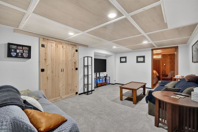 216 SW 39th Street, Des Moines, IA 50312