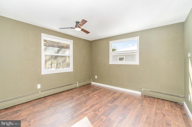 1011 E MAIN ST, Hegins, PA 17938