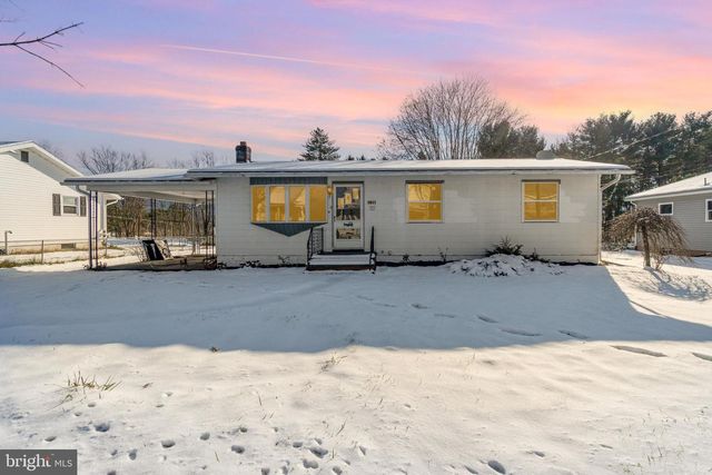 1011 E MAIN ST, Hegins, PA 17938