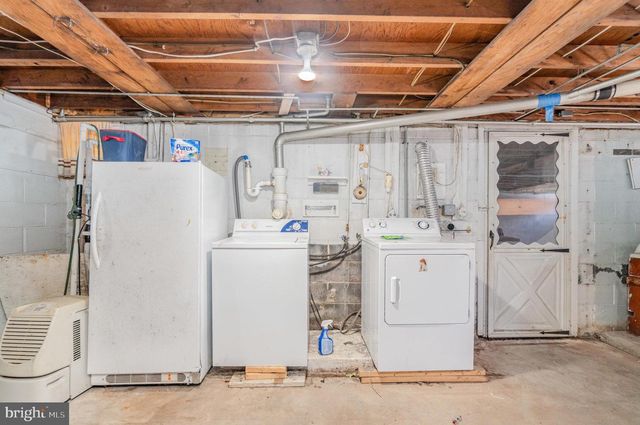 1011 E MAIN ST, Hegins, PA 17938