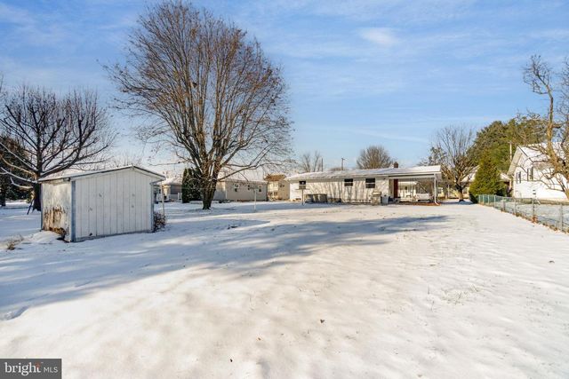 1011 E MAIN ST, Hegins, PA 17938