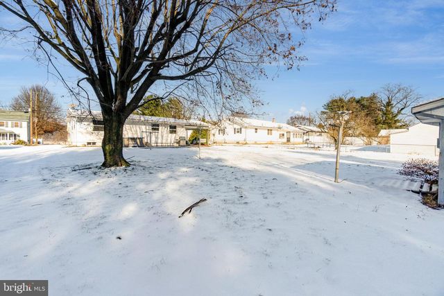 1011 E MAIN ST, Hegins, PA 17938