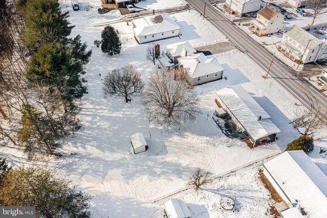 1011 E MAIN ST, Hegins, PA 17938