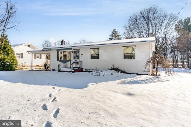 1011 E MAIN ST, Hegins, PA 17938