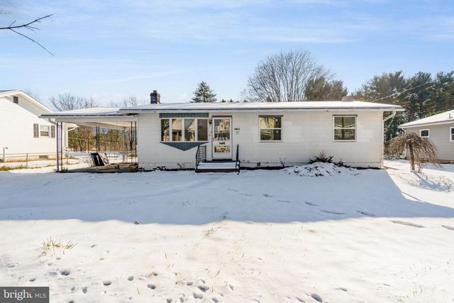 1011 E MAIN ST, Hegins, PA 17938