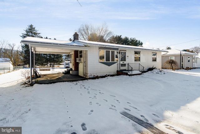 1011 E MAIN ST, Hegins, PA 17938