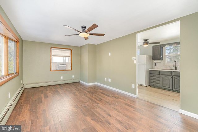 1011 E MAIN ST, Hegins, PA 17938