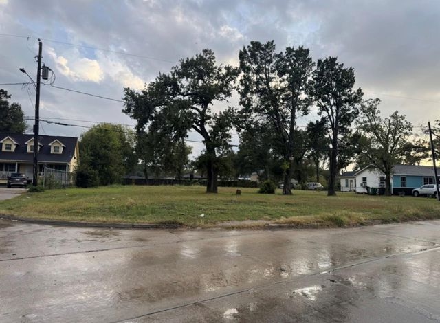 6714 E Crosstimbers Street, Houston, TX 77028