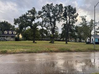 6714 E Crosstimbers Street, Houston, TX 77028