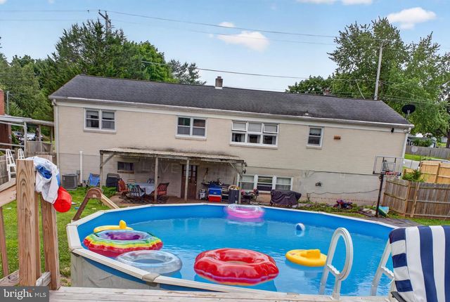 2095 CHURCH RD, York, PA 17408